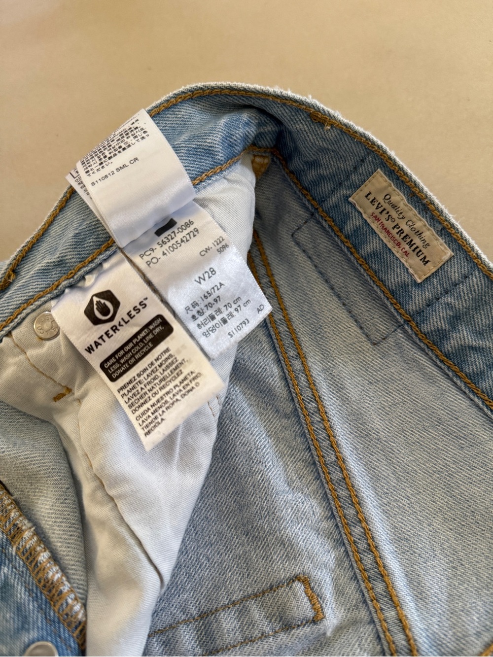 Levi’s 501 Light Wash Cutoff Shorts – Size W28 - Picture 5 of 5